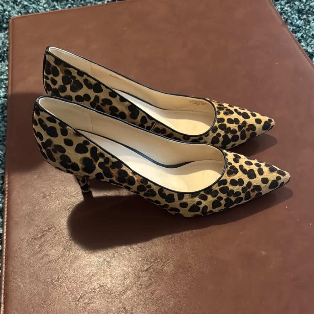 Nine West Brown and Black Heels Classic Elegance - Picture 9 of 13